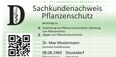 Sachkunde und Fortbildung (Quelle: BVL) Das Bild zeigt den 'Sachkundeausweis Pflanzenschutz', der zur Anwendung oder/und zur Abgabe von Pflanzenschutzmitteln berechtigt