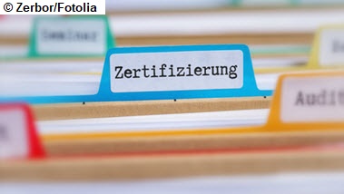 Akkreditierung und Qualitätssicherung (Quelle: © Zerbor/Fotolia) Das Bild zeigt einen Aktenordner, auf dem das Wort "Zertifizierung". (Quelle: Zerbor / Fotolia)